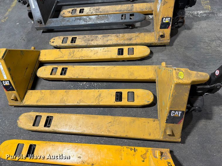 image for item FC3173 (6) pallet jacks