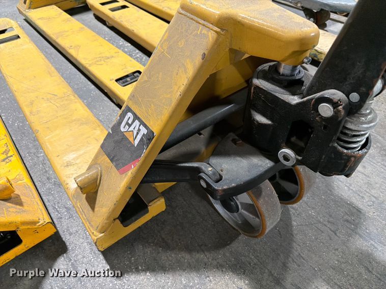 image for item FC3173 (6) pallet jacks
