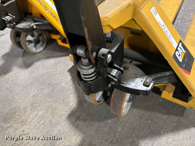 image for item FC3173 (6) pallet jacks