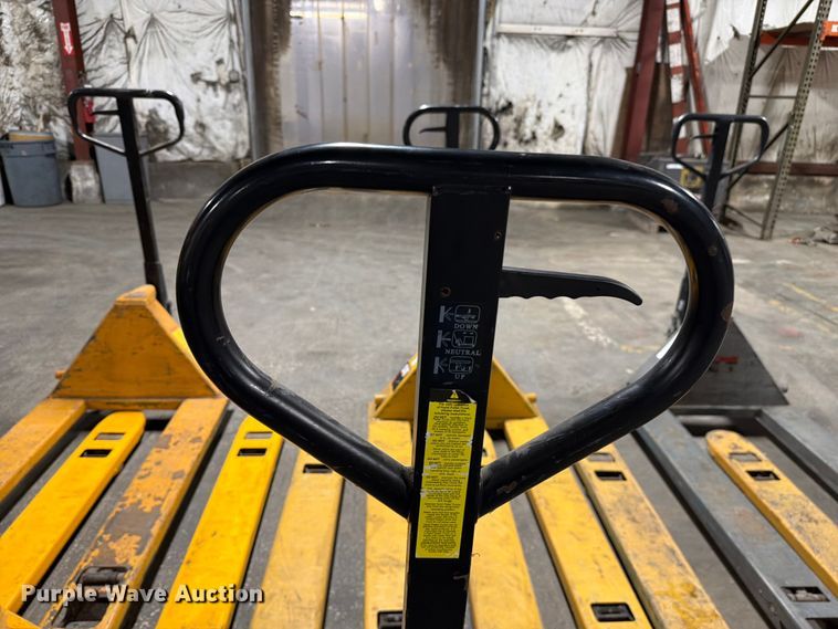image for item FC3173 (6) pallet jacks