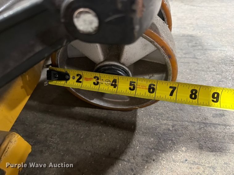 image for item FC3173 (6) pallet jacks