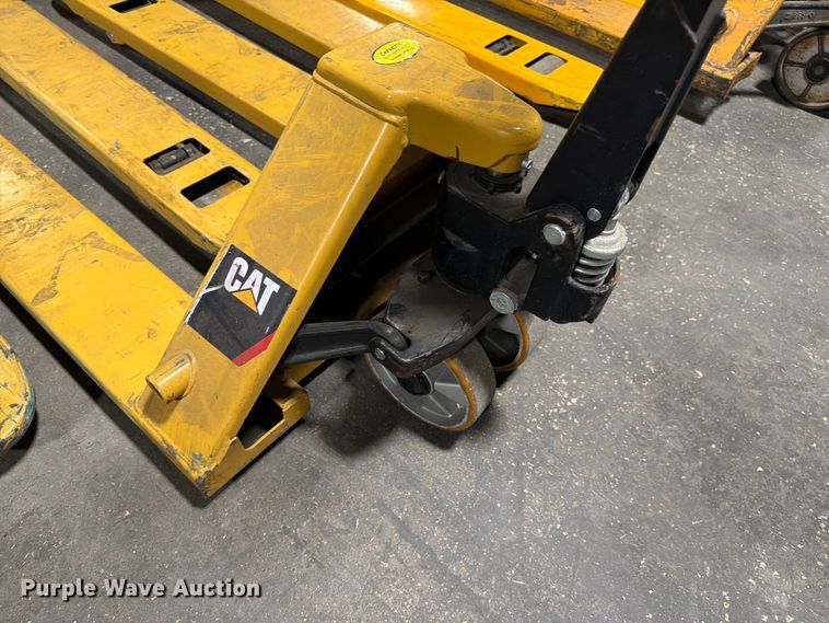 image for item FC3173 (6) pallet jacks