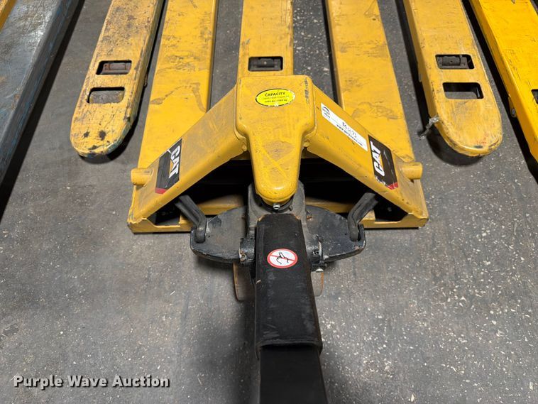 image for item FC3173 (6) pallet jacks