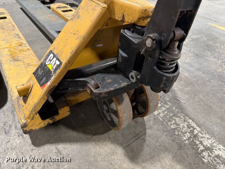 image for item FC3173 (6) pallet jacks