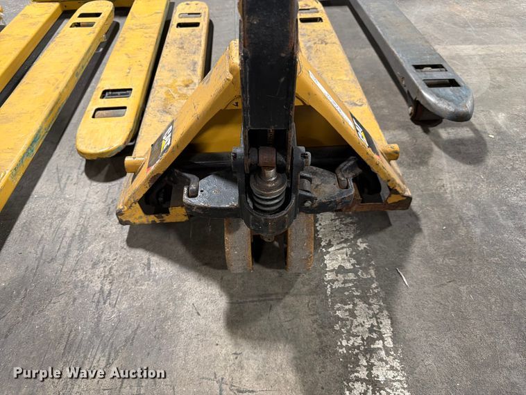 image for item FC3173 (6) pallet jacks