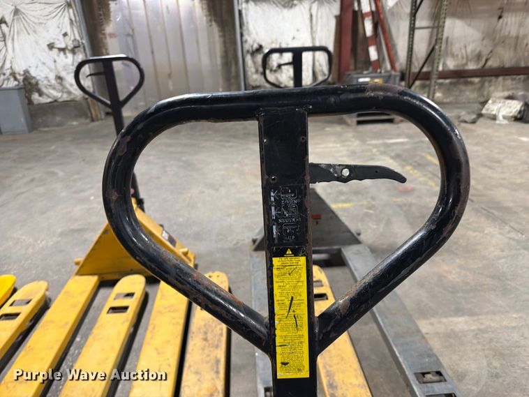 image for item FC3173 (6) pallet jacks