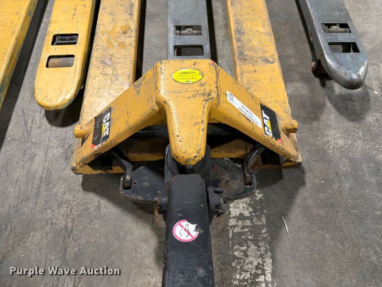 image for item FC3173 (6) pallet jacks