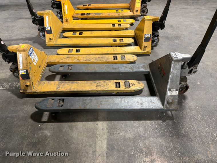 image for item FC3173 (6) pallet jacks