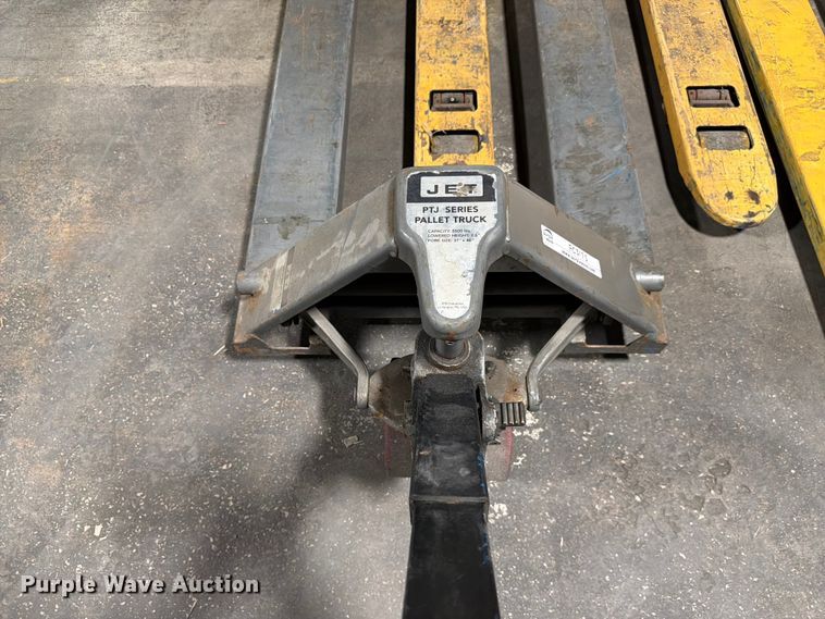 image for item FC3173 (6) pallet jacks