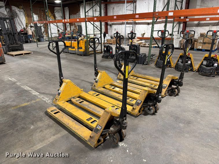 image for item FC3174 (6) Caterpillar pallet jacks