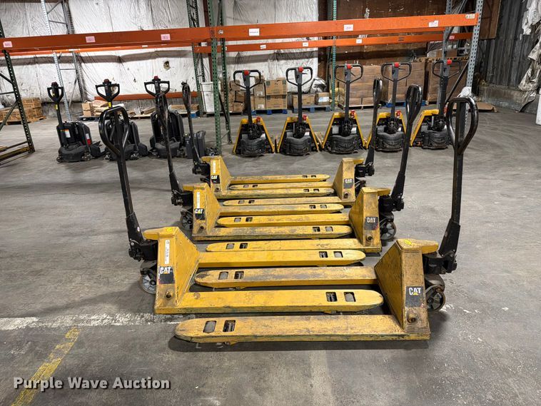 image for item FC3174 (6) Caterpillar pallet jacks