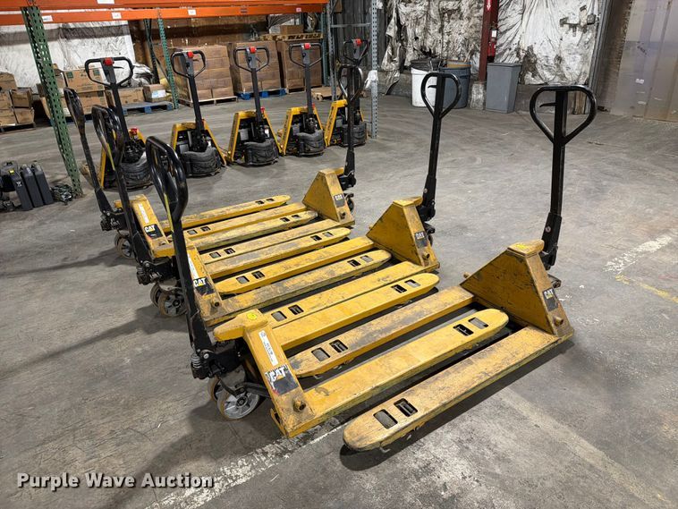 image for item FC3174 (6) Caterpillar pallet jacks