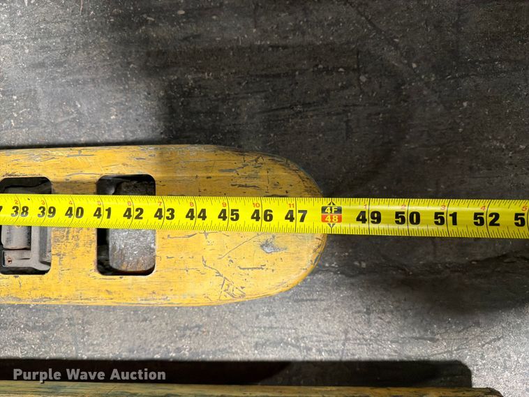 image for item FC3174 (6) Caterpillar pallet jacks