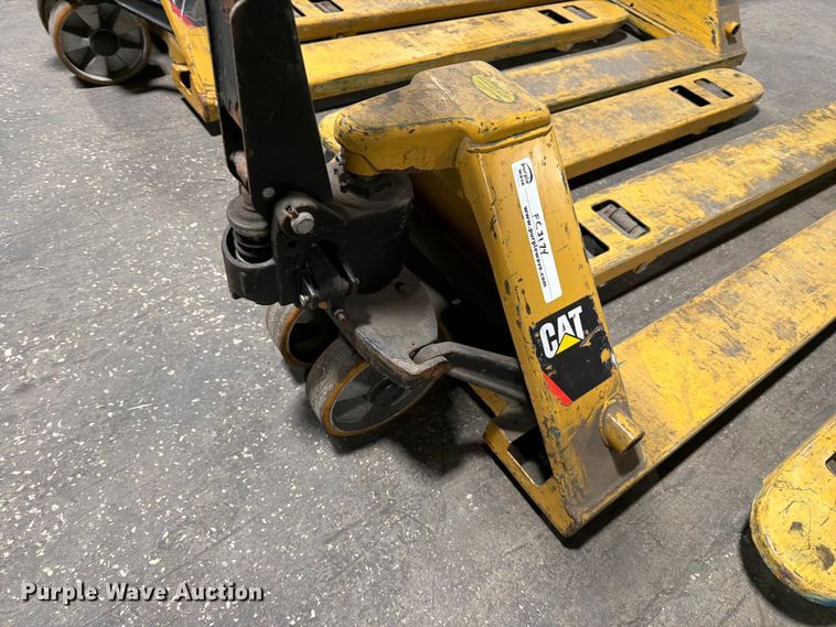 image for item FC3174 (6) Caterpillar pallet jacks