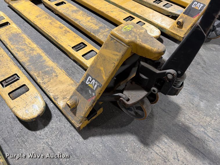 image for item FC3174 (6) Caterpillar pallet jacks