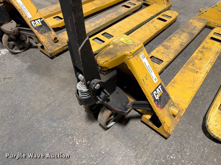 image for item FC3174 (6) Caterpillar pallet jacks