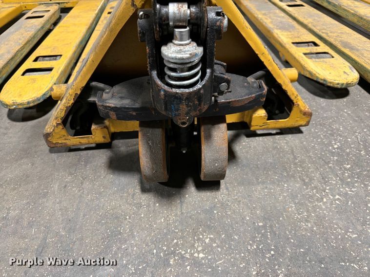 image for item FC3174 (6) Caterpillar pallet jacks