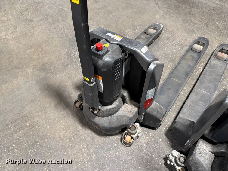 image for item FC3177 (2) 2024 Noblelift PTER33N pallet jack