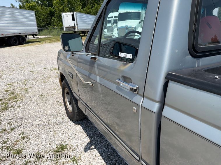 image for item FC3206 1994 Ford F150 pickup truck