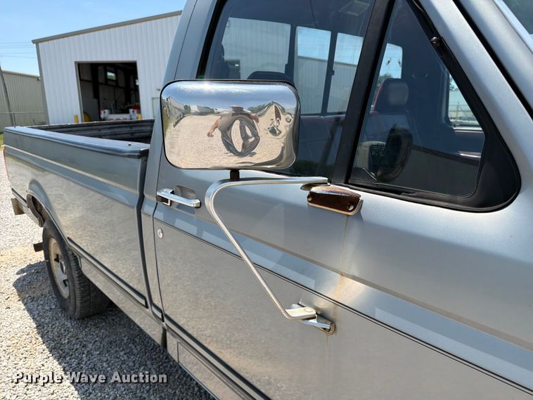 image for item FC3206 1994 Ford F150 pickup truck