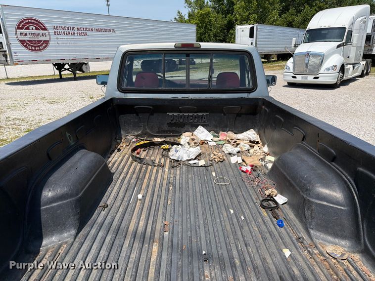 image for item FC3206 1994 Ford F150 pickup truck