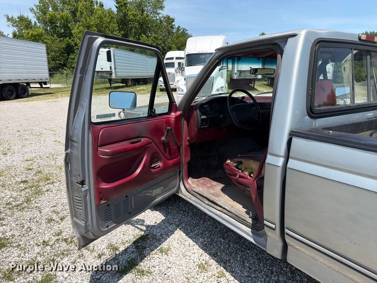 image for item FC3206 1994 Ford F150 pickup truck