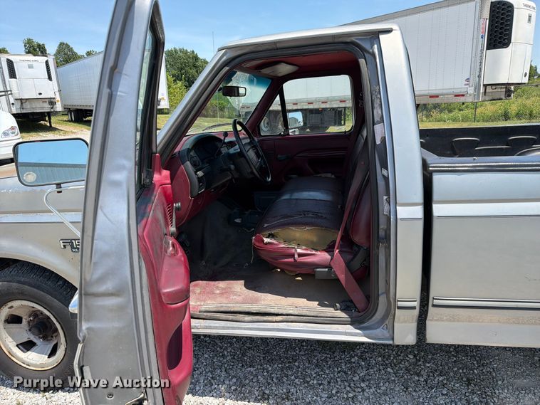 image for item FC3206 1994 Ford F150 pickup truck