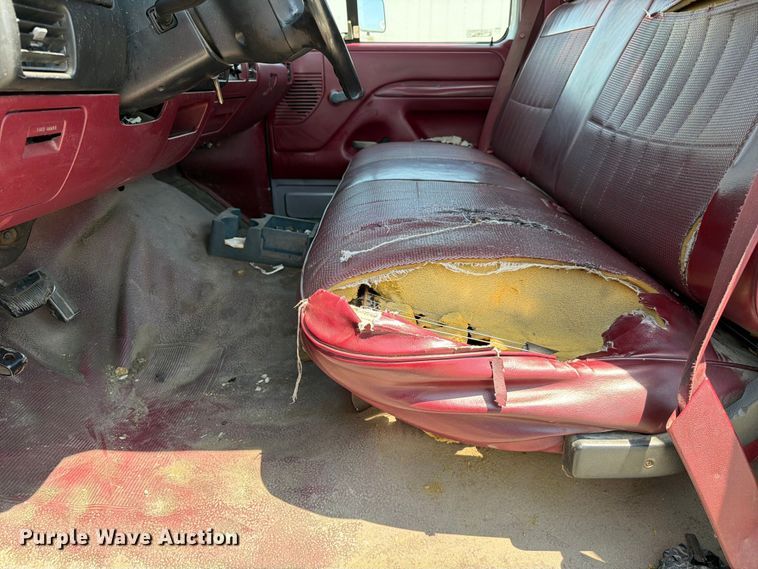 image for item FC3206 1994 Ford F150 pickup truck