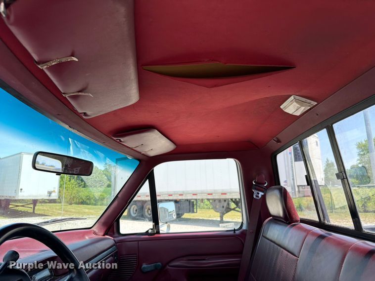 image for item FC3206 1994 Ford F150 pickup truck