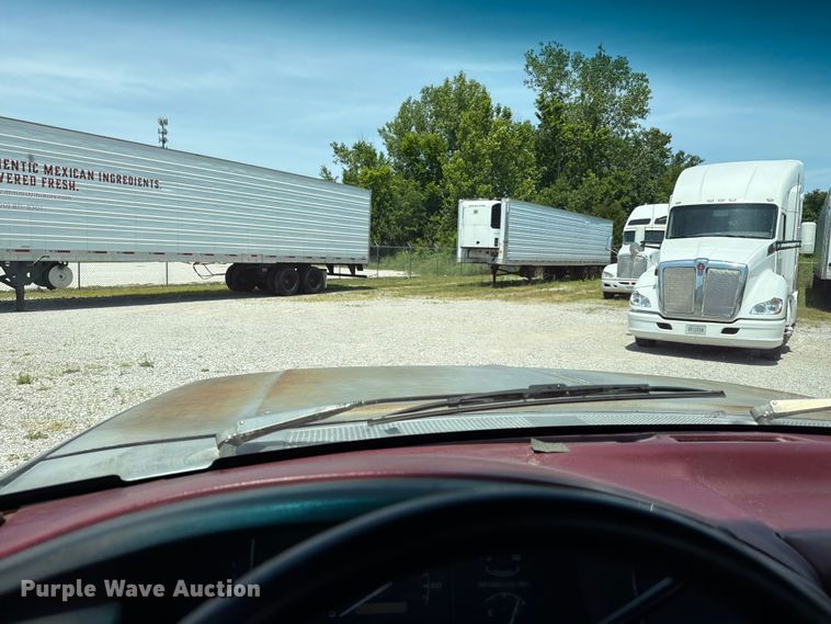 image for item FC3206 1994 Ford F150 pickup truck