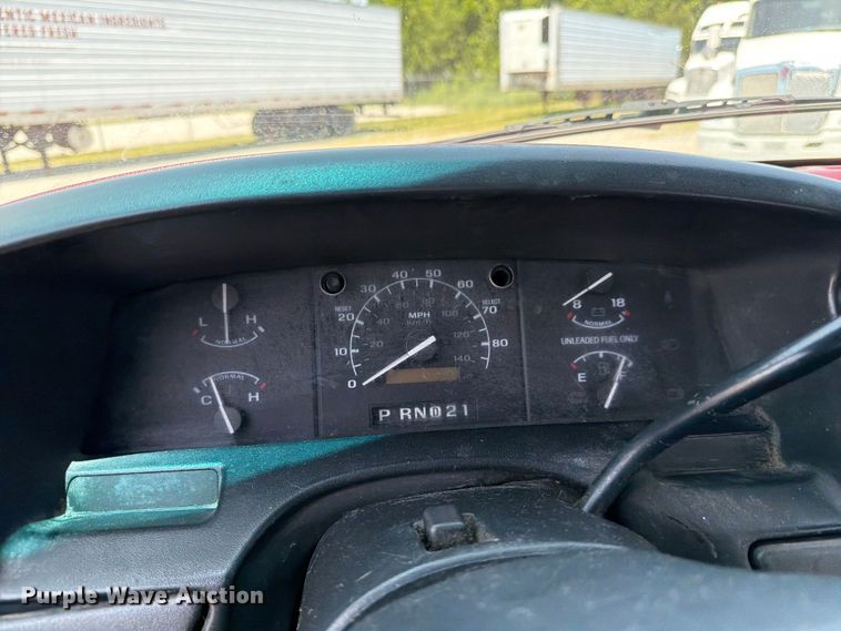 image for item FC3206 1994 Ford F150 pickup truck