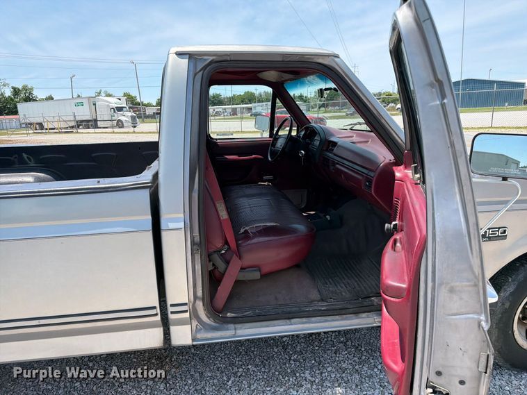 image for item FC3206 1994 Ford F150 pickup truck