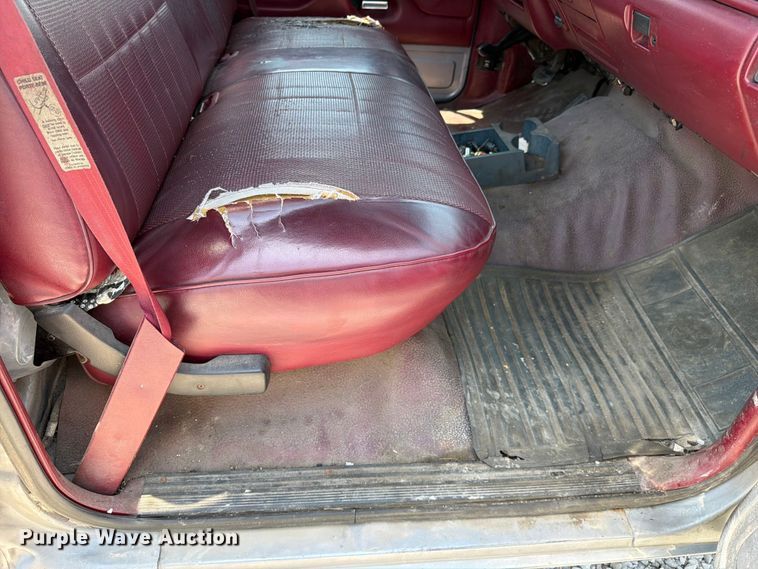 image for item FC3206 1994 Ford F150 pickup truck