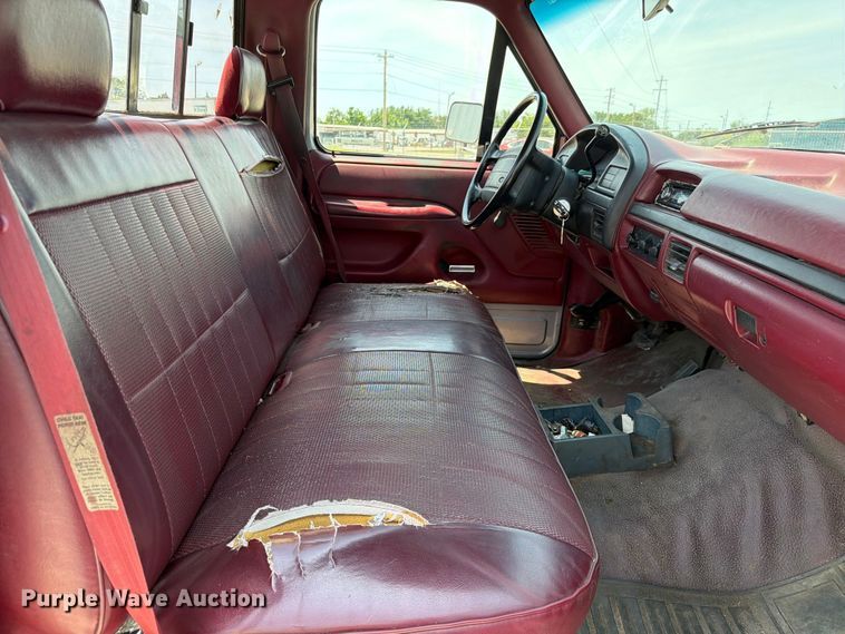 image for item FC3206 1994 Ford F150 pickup truck