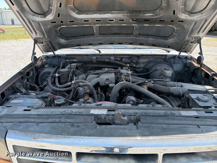 image for item FC3206 1994 Ford F150 pickup truck