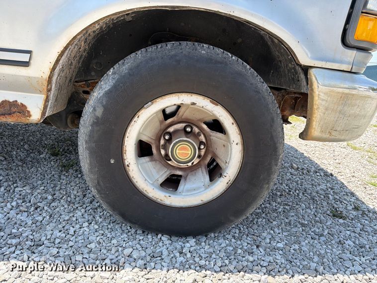 image for item FC3206 1994 Ford F150 pickup truck