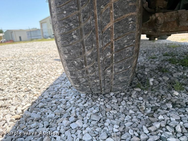 image for item FC3206 1994 Ford F150 pickup truck