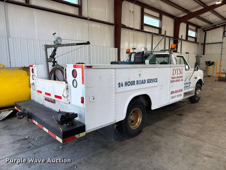 image for item FC3207 1993 Ford F450 Super Duty utility / service truck