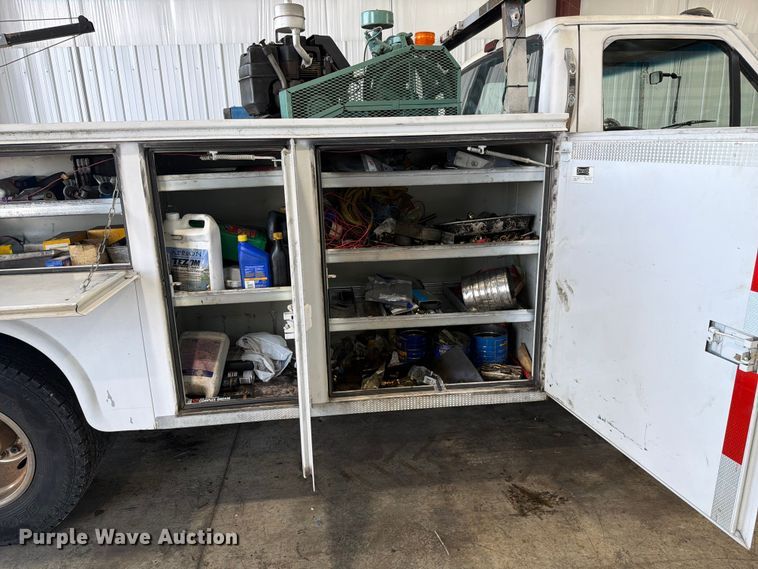 image for item FC3207 1993 Ford F450 Super Duty utility / service truck