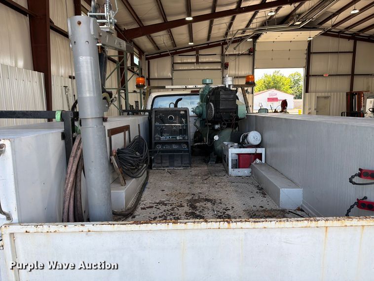 image for item FC3207 1993 Ford F450 Super Duty utility / service truck