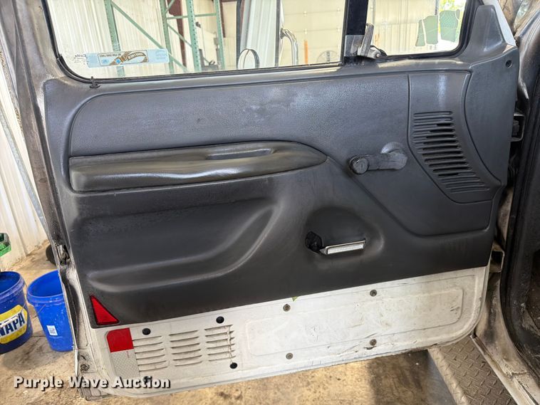 image for item FC3207 1993 Ford F450 Super Duty utility / service truck