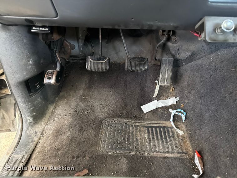 image for item FC3207 1993 Ford F450 Super Duty utility / service truck