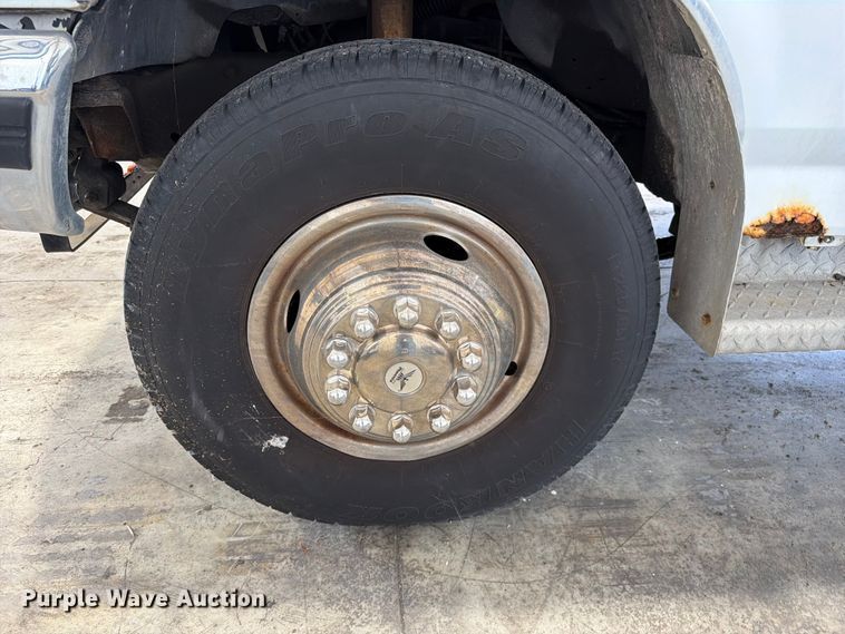 image for item FC3207 1993 Ford F450 Super Duty utility / service truck