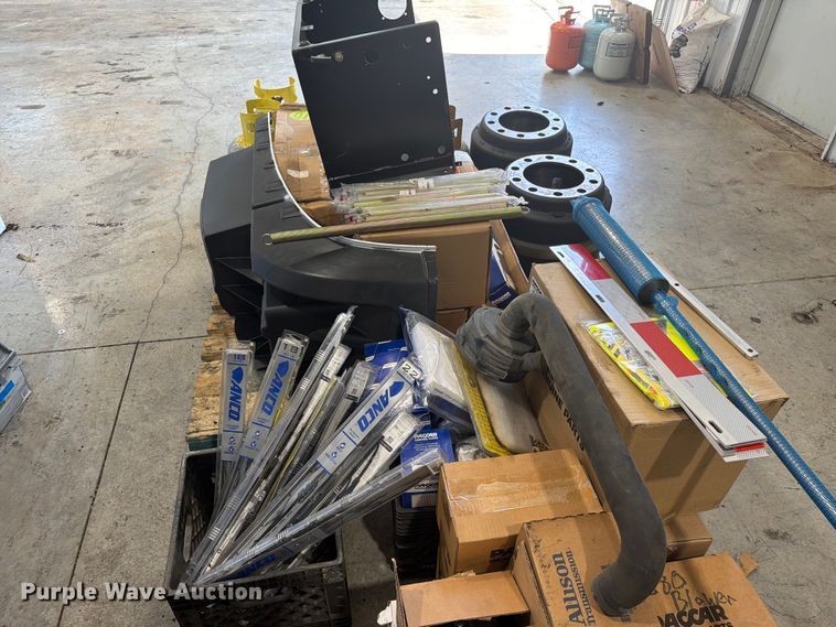 image for item FC3212 Truck parts