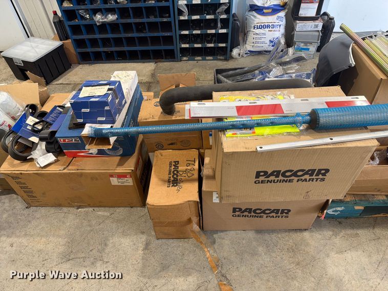 image for item FC3212 Truck parts