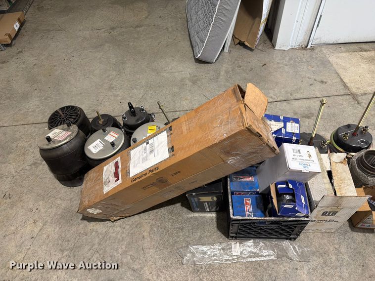 image for item FC3212 Truck parts