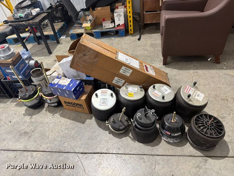 image for item FC3212 Truck parts