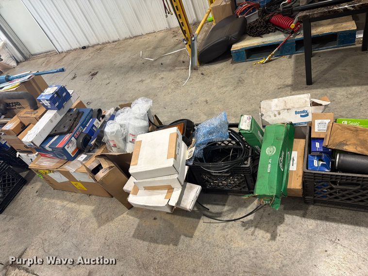 image for item FC3212 Truck parts