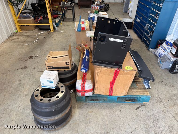 image for item FC3212 Truck parts