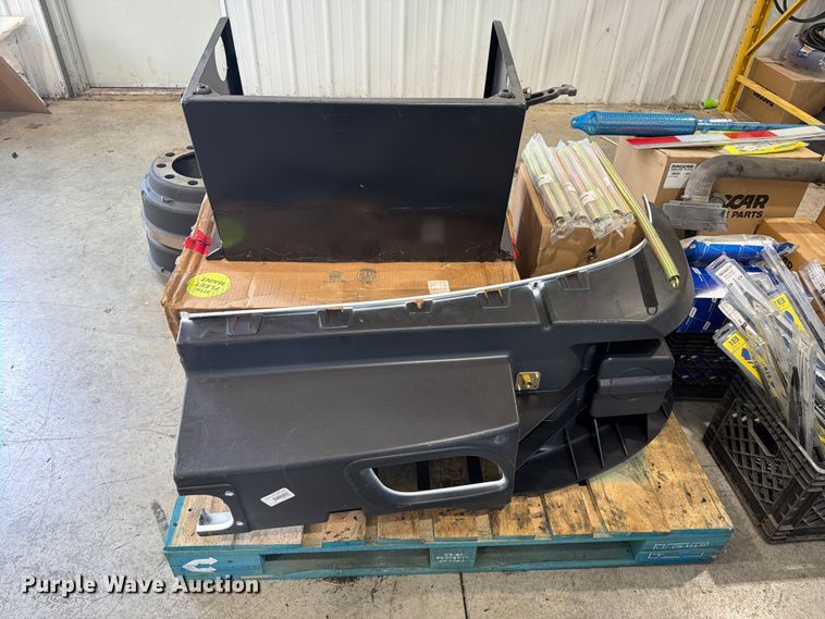 image for item FC3212 Truck parts
